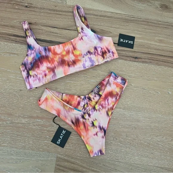 Skatie Eze Print Bikini Top - Picture 2 of 6